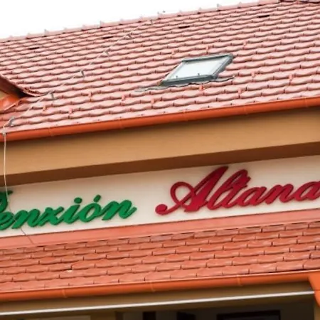 Altana Vk Guest house Ludanice